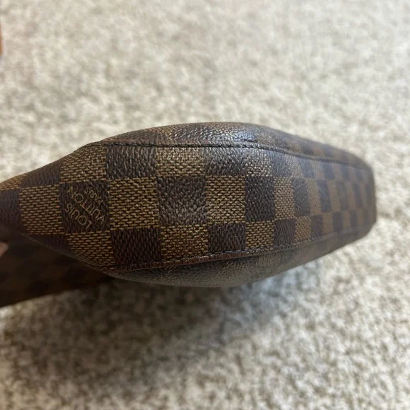 Louis Vuitton South Bank Besace - Picture 6 of 16